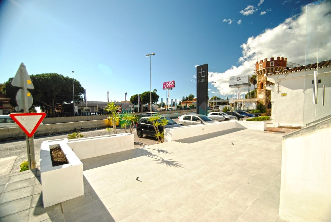 Centro Comercial en alquiler en El Rosario, Marbella Este