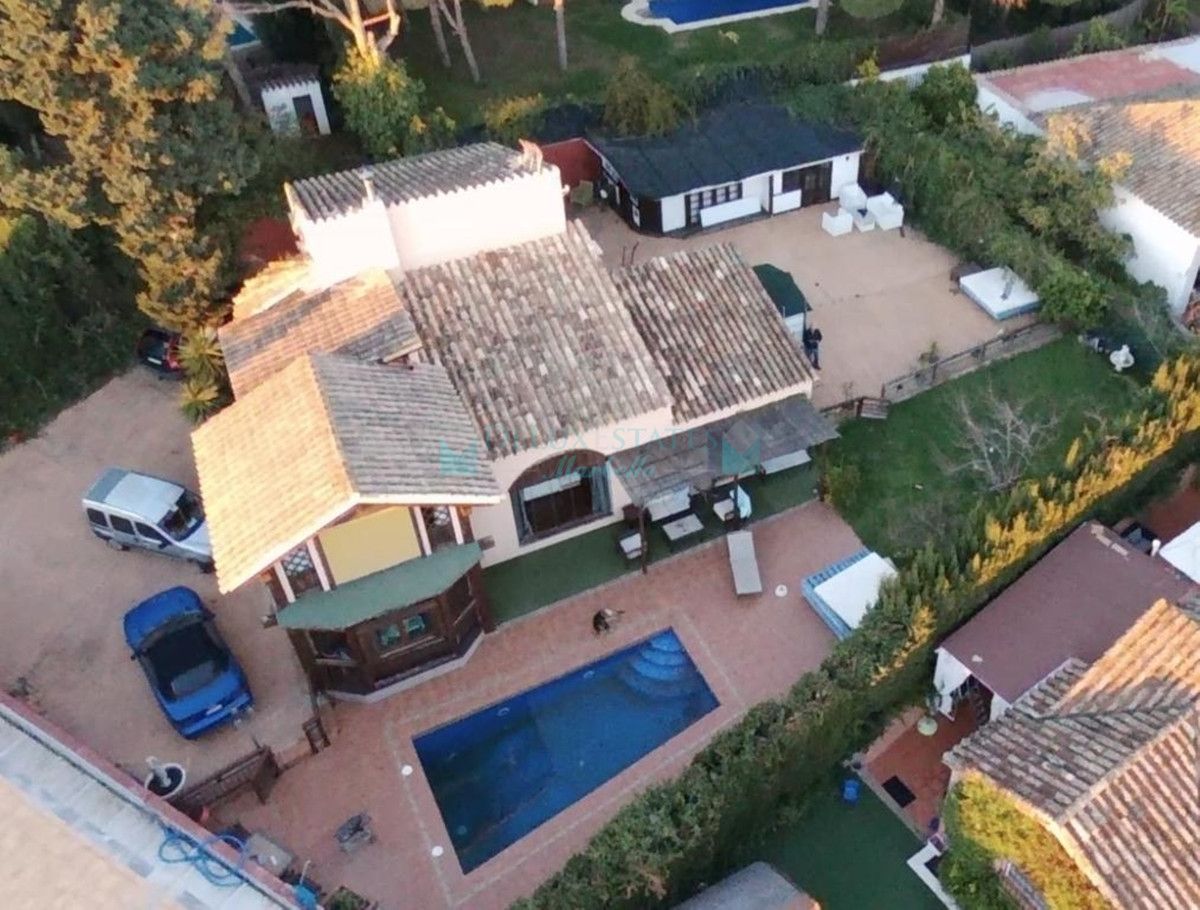 Villa en venta en Cabopino, Marbella Este