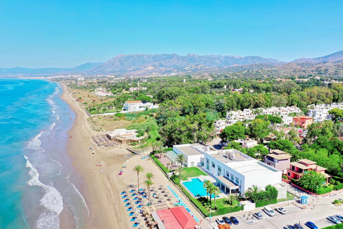 Penthouse for rent in Elviria, Marbella East