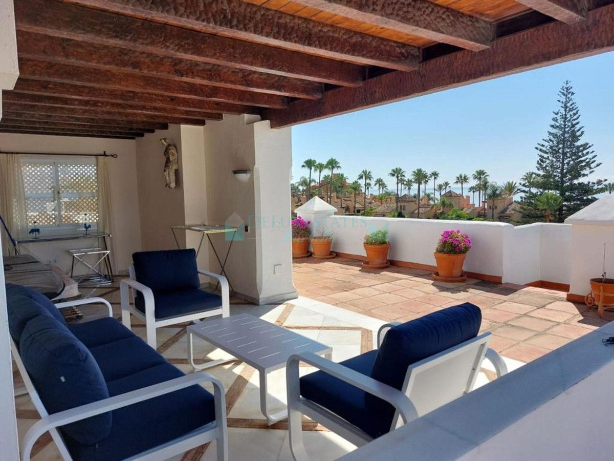 Penthouse for rent in Estepona