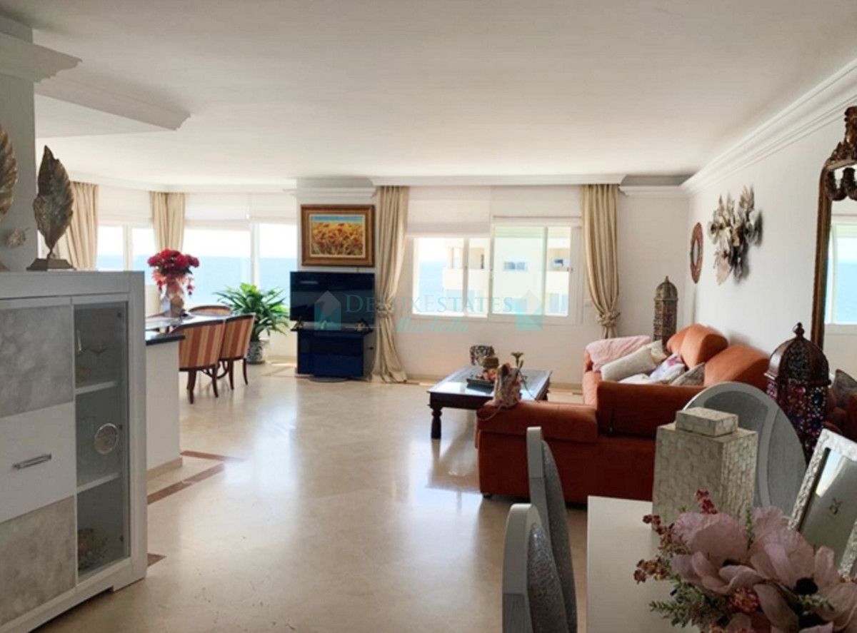 Penthouse for sale in Estepona