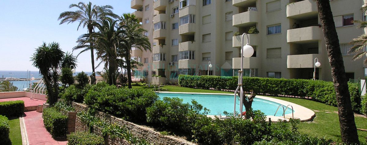 Penthouse for sale in Estepona