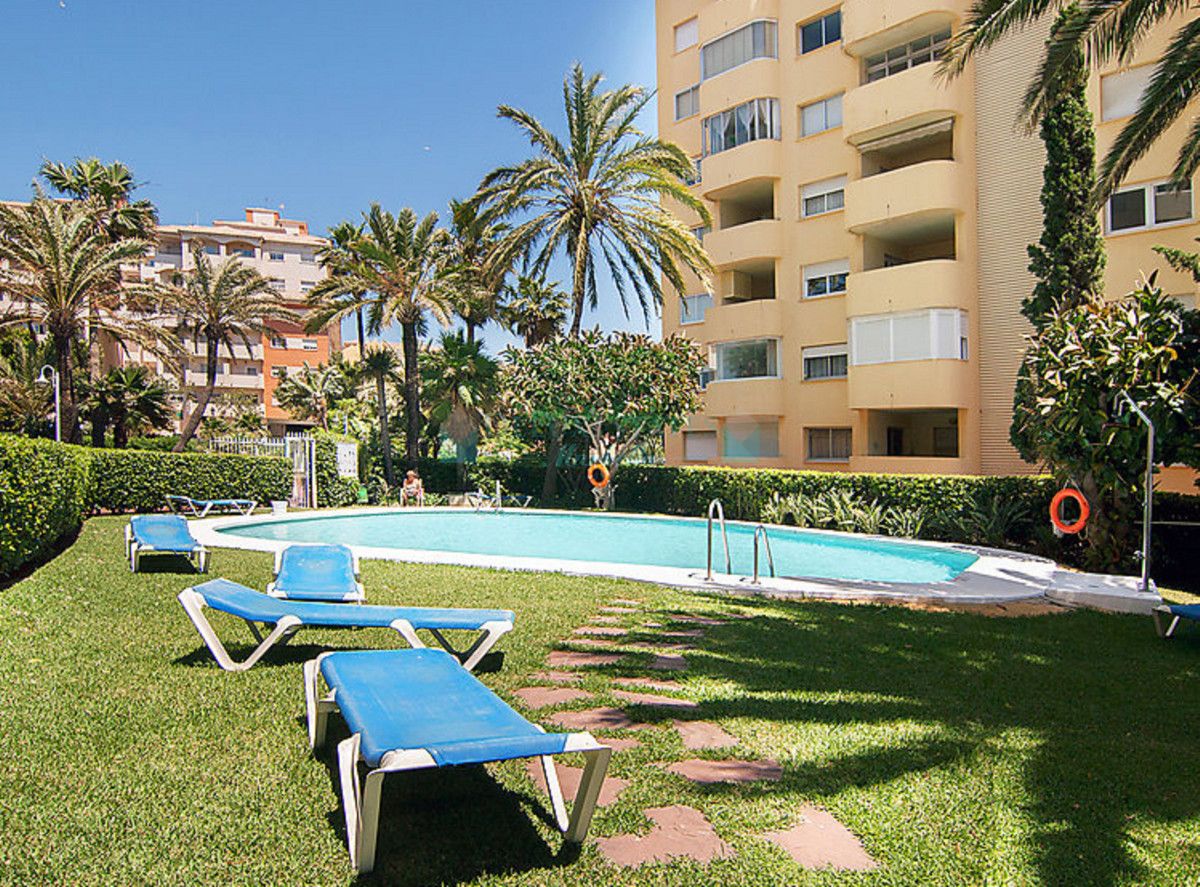 Penthouse for sale in Estepona