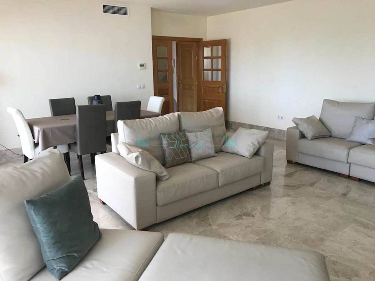 Apartment for rent in Santa Clara, Marbella East