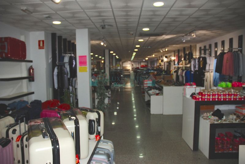 Centro Comercial en venta en Estepona