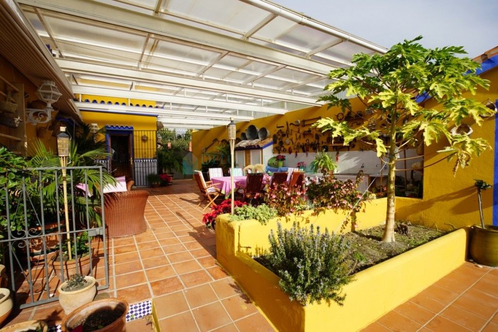 Villa en venta en El Padron, Estepona