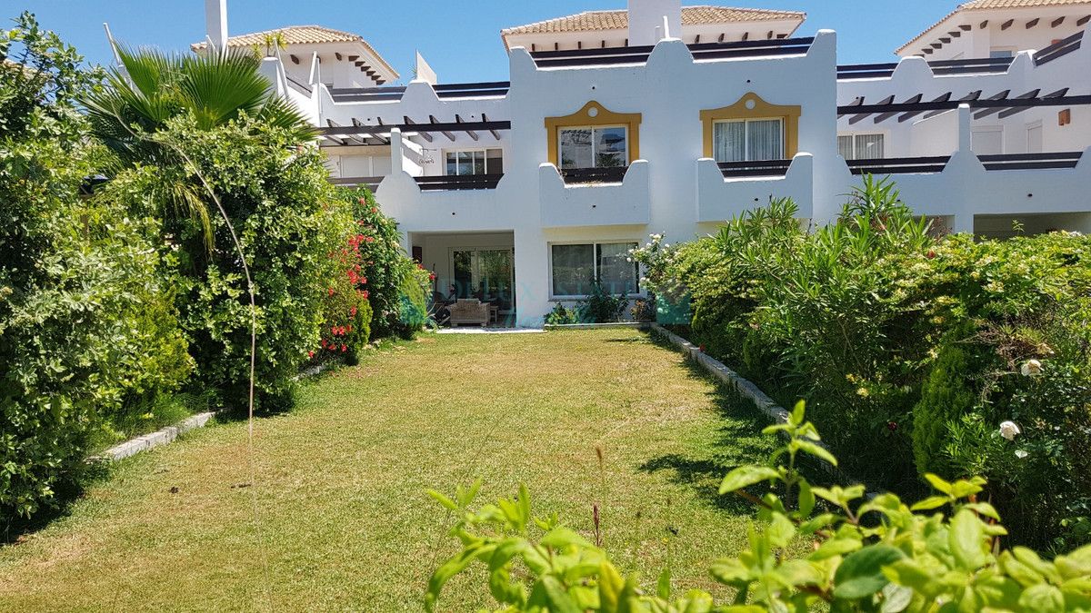 Town House for sale in Selwo, Estepona