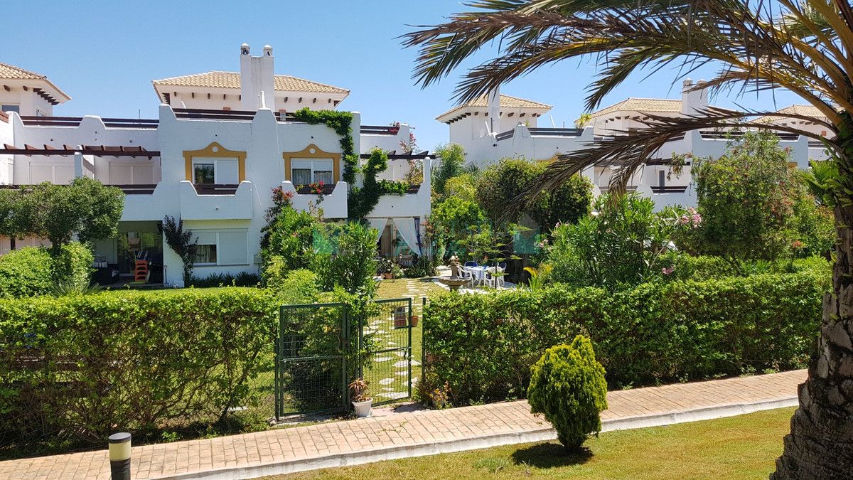 Town House for sale in Selwo, Estepona