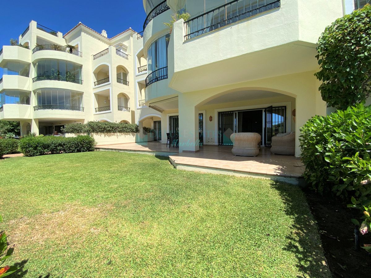 Apartamento Planta Baja en alquiler en Elviria, Marbella Este