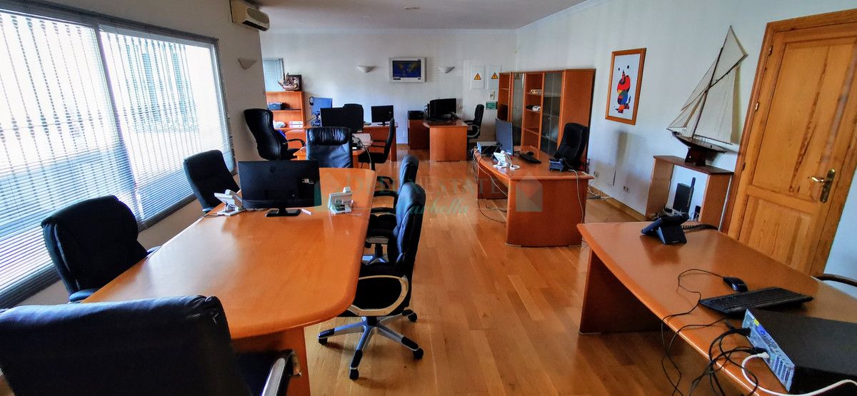 Oficina en venta en Nueva Andalucia