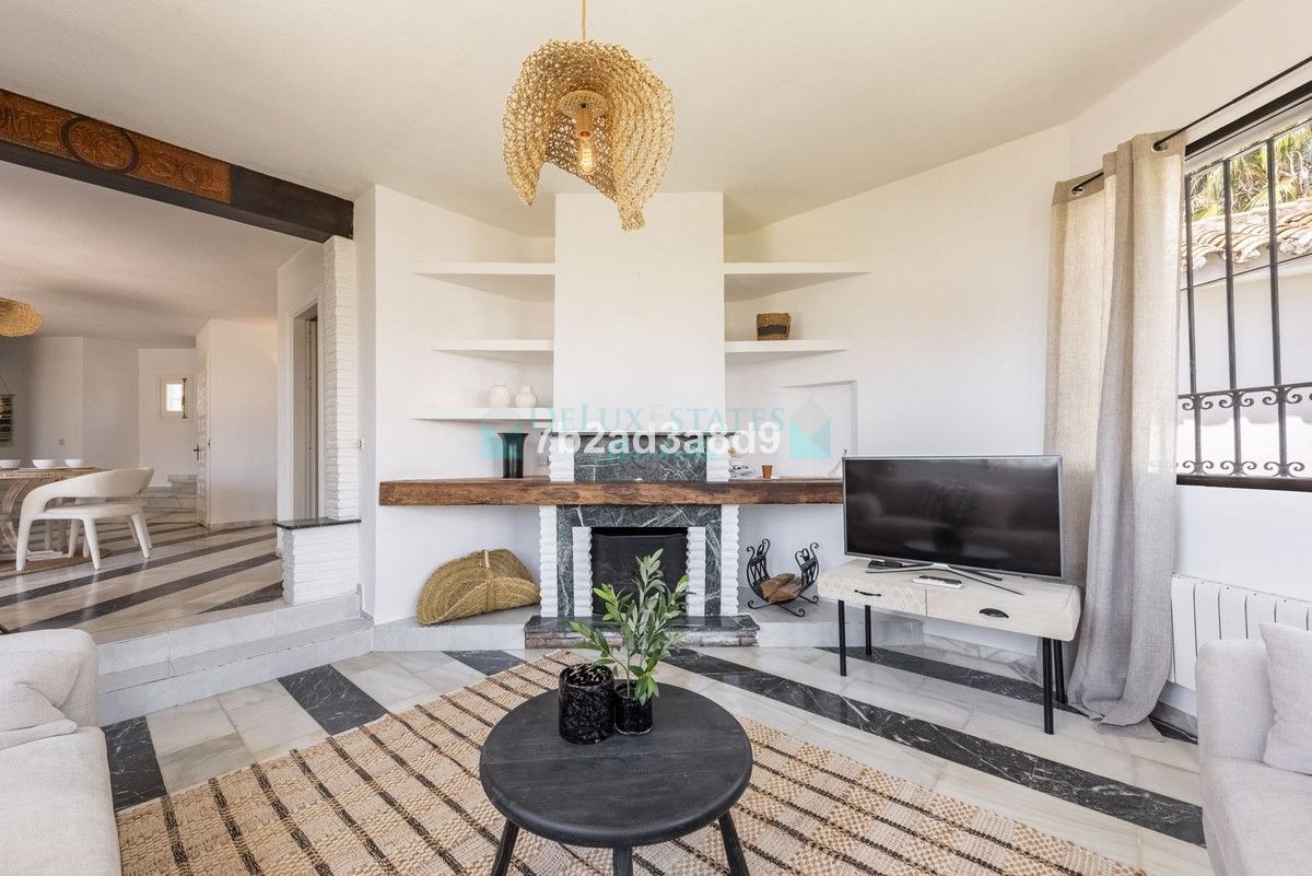 Villa en alquiler en Atalaya, Estepona