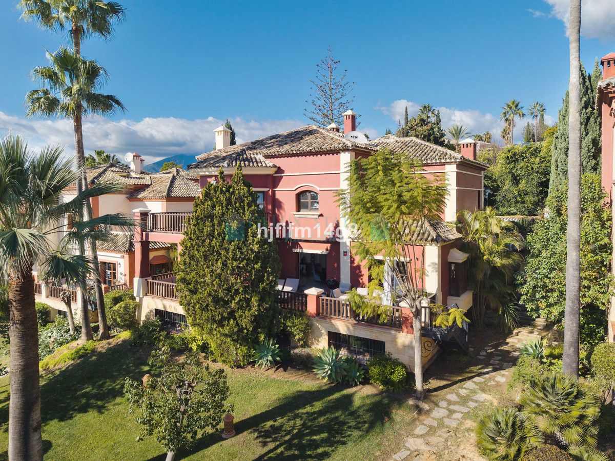 Villa for sale in Marbella Golden Mile