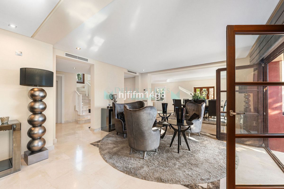 Villa for sale in Marbella Golden Mile