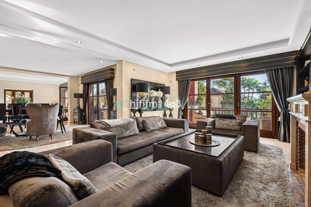 Villa for sale in Marbella Golden Mile