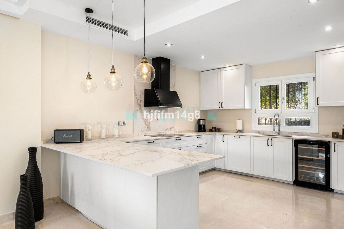 Villa for sale in Marbella Golden Mile