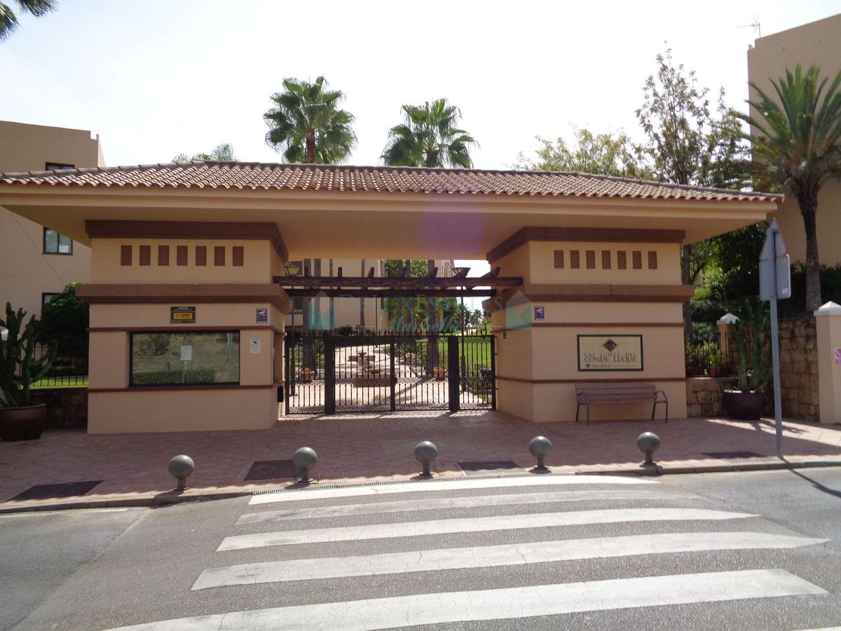 Apartment for sale in Benahavis