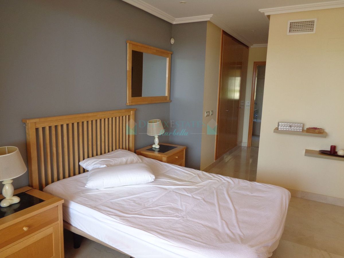 Apartment for sale in Benahavis