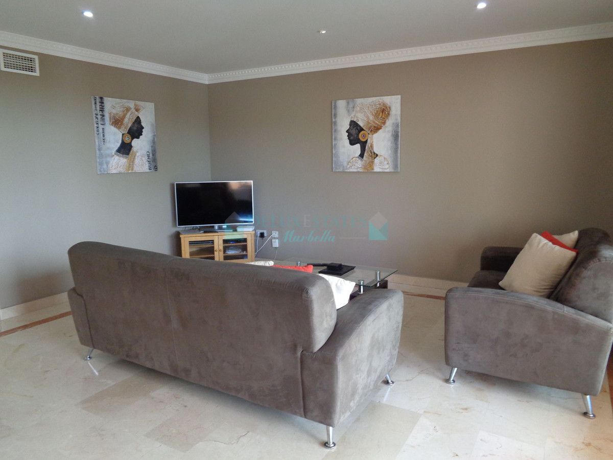 Apartment for sale in Benahavis