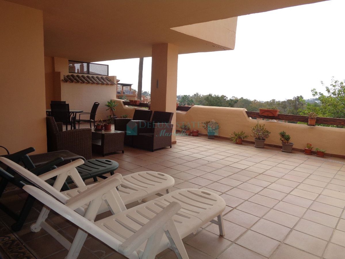 Apartment for sale in Benahavis