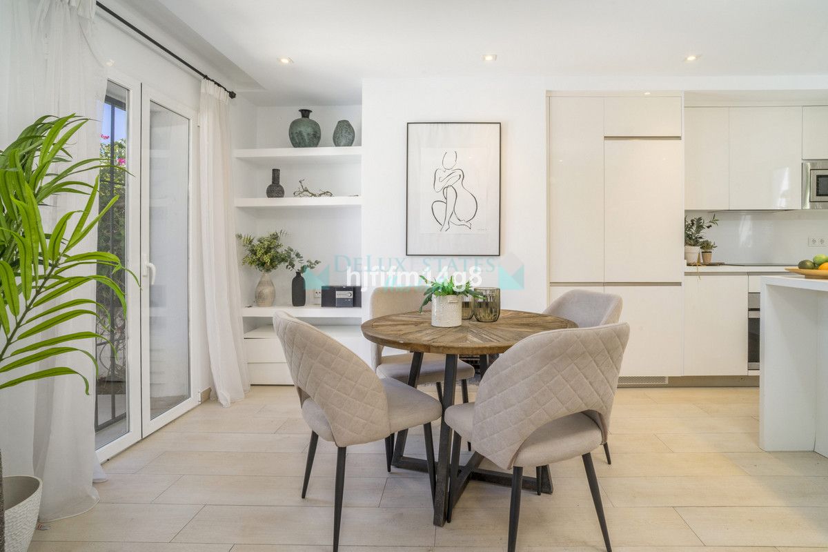 Town House for sale in Nueva Andalucia