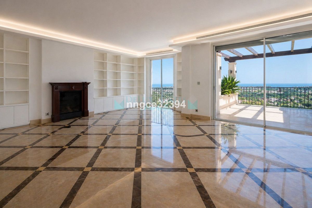 Ático en venta en Benahavis
