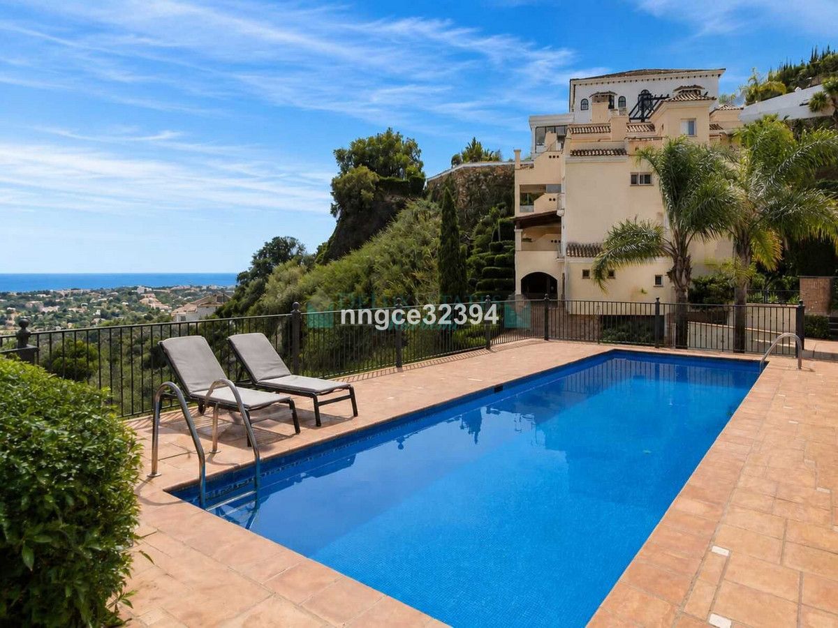 Ático en venta en Benahavis