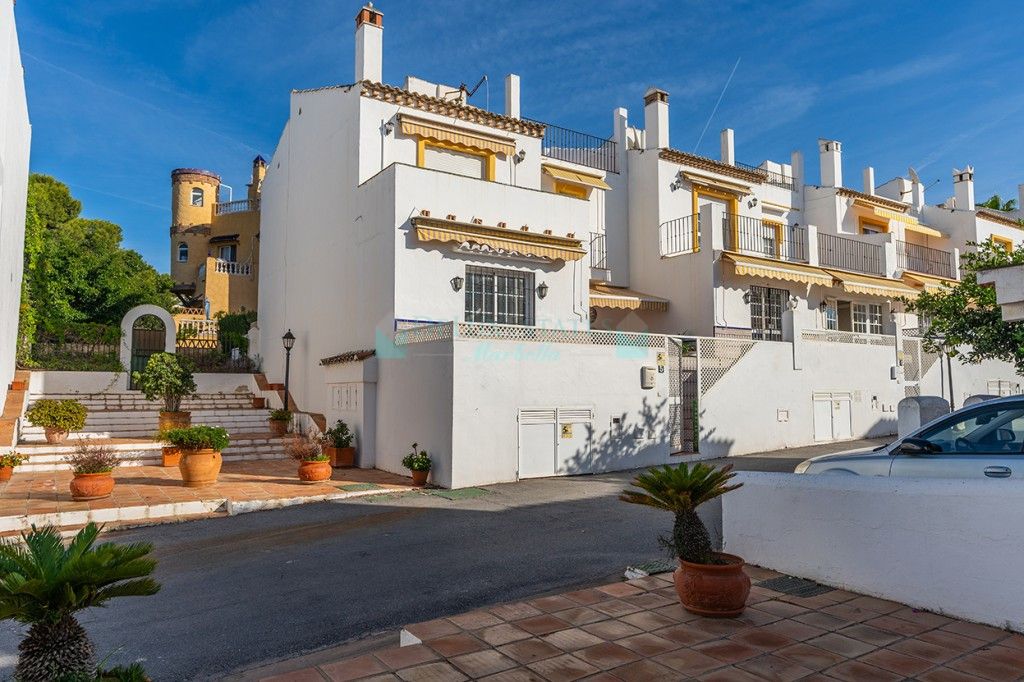 Semi Detached Villa for sale in Costabella, Marbella East