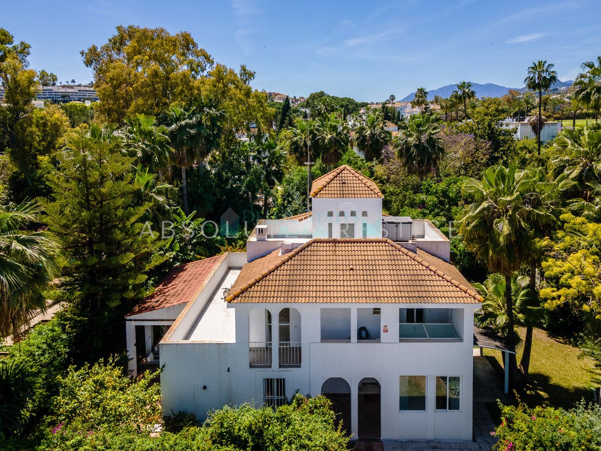Villa for rent in Nueva Andalucia