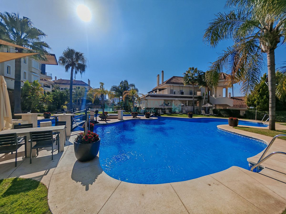 Apartment for sale in Nueva Andalucia