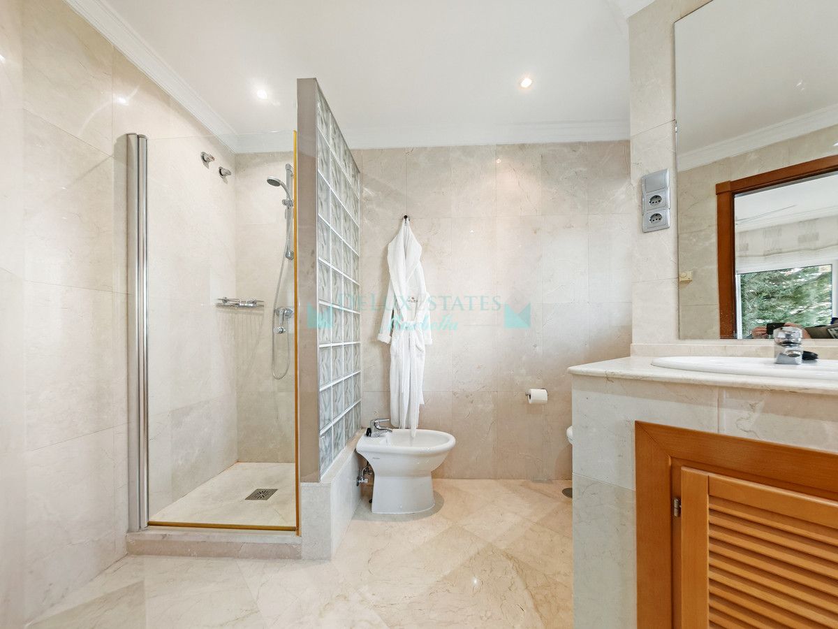 Apartment for sale in Nueva Andalucia