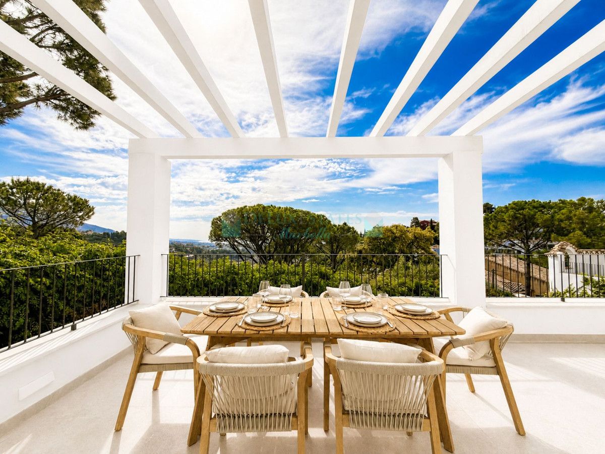 Villa for sale in El Madroñal, Benahavis
