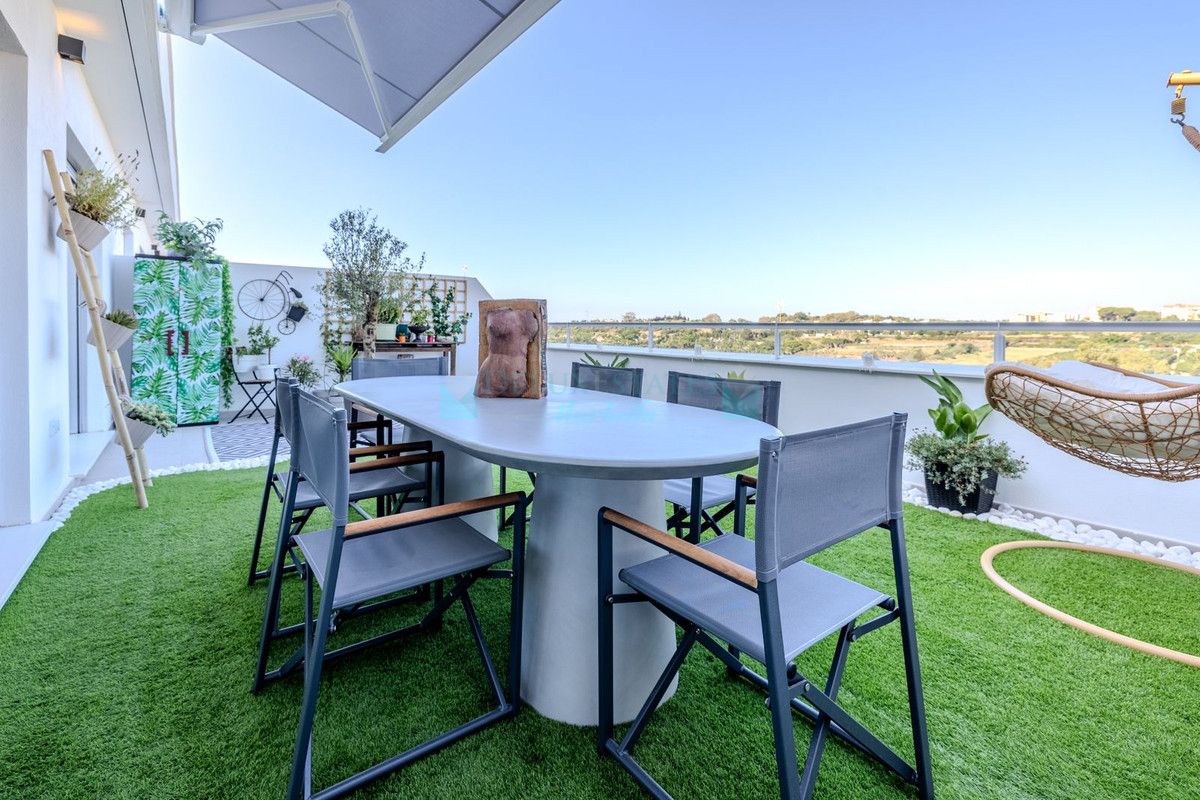 Penthouse for sale in New Golden Mile, Estepona