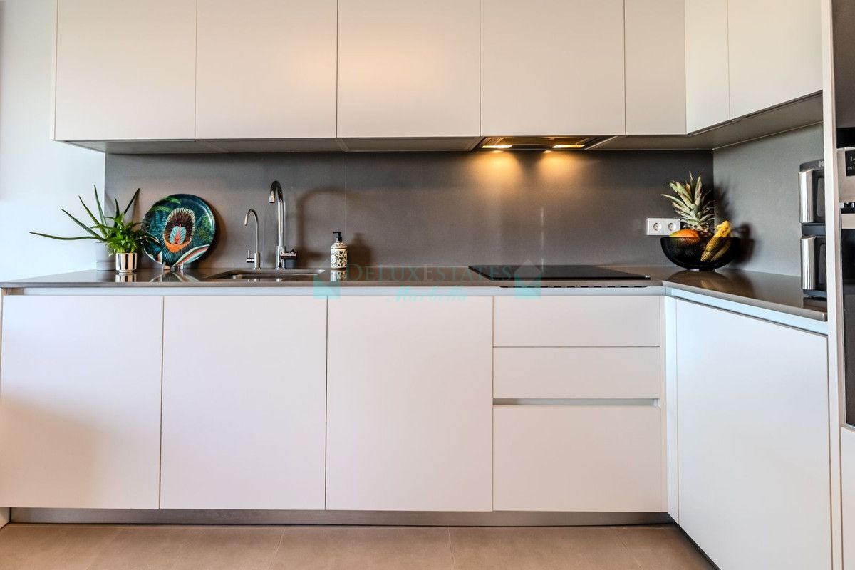 Penthouse for sale in New Golden Mile, Estepona