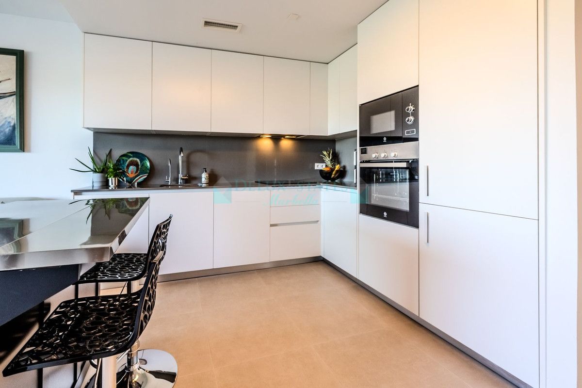 Penthouse for sale in New Golden Mile, Estepona