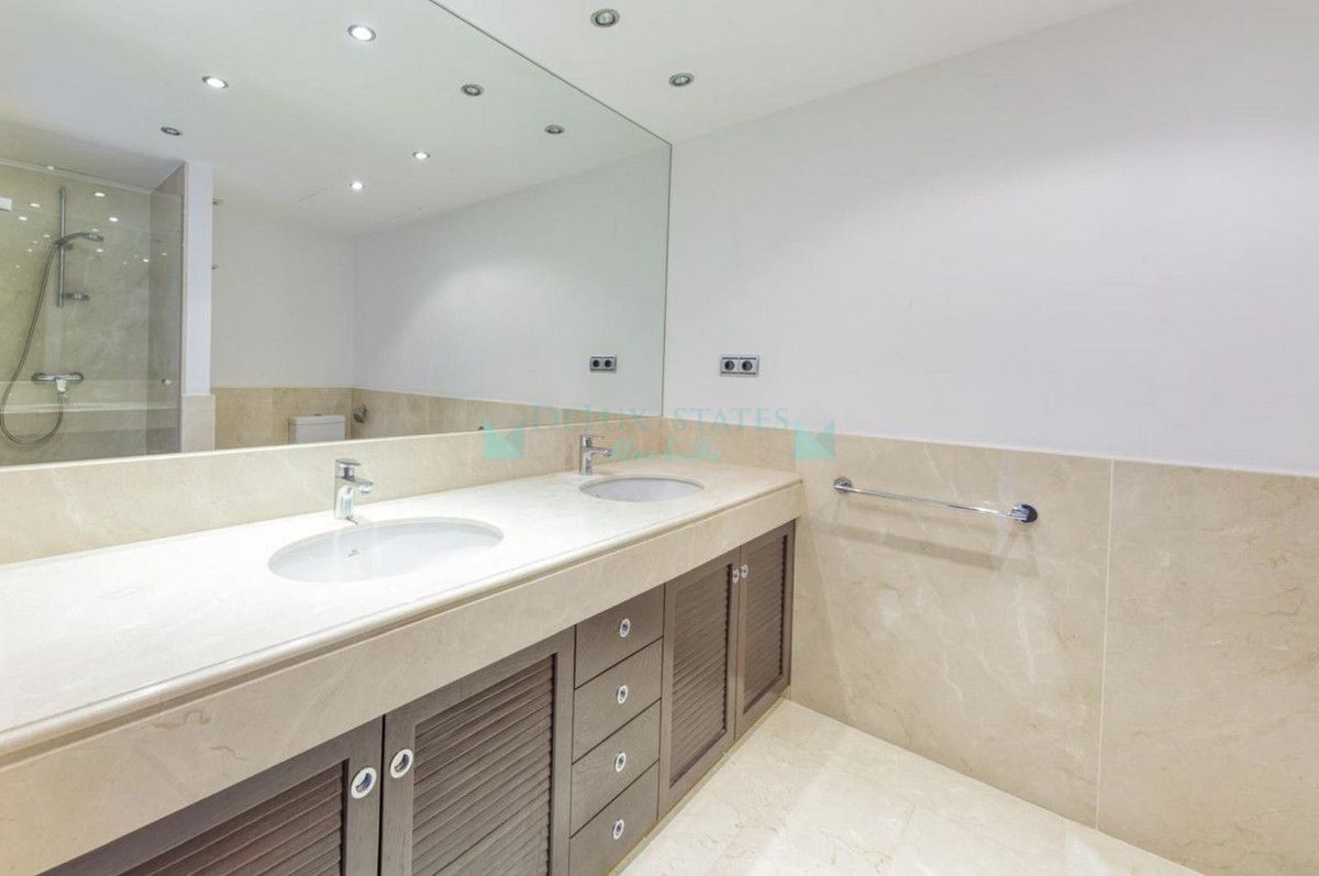 Apartment for sale in Marbella - Puerto Banus