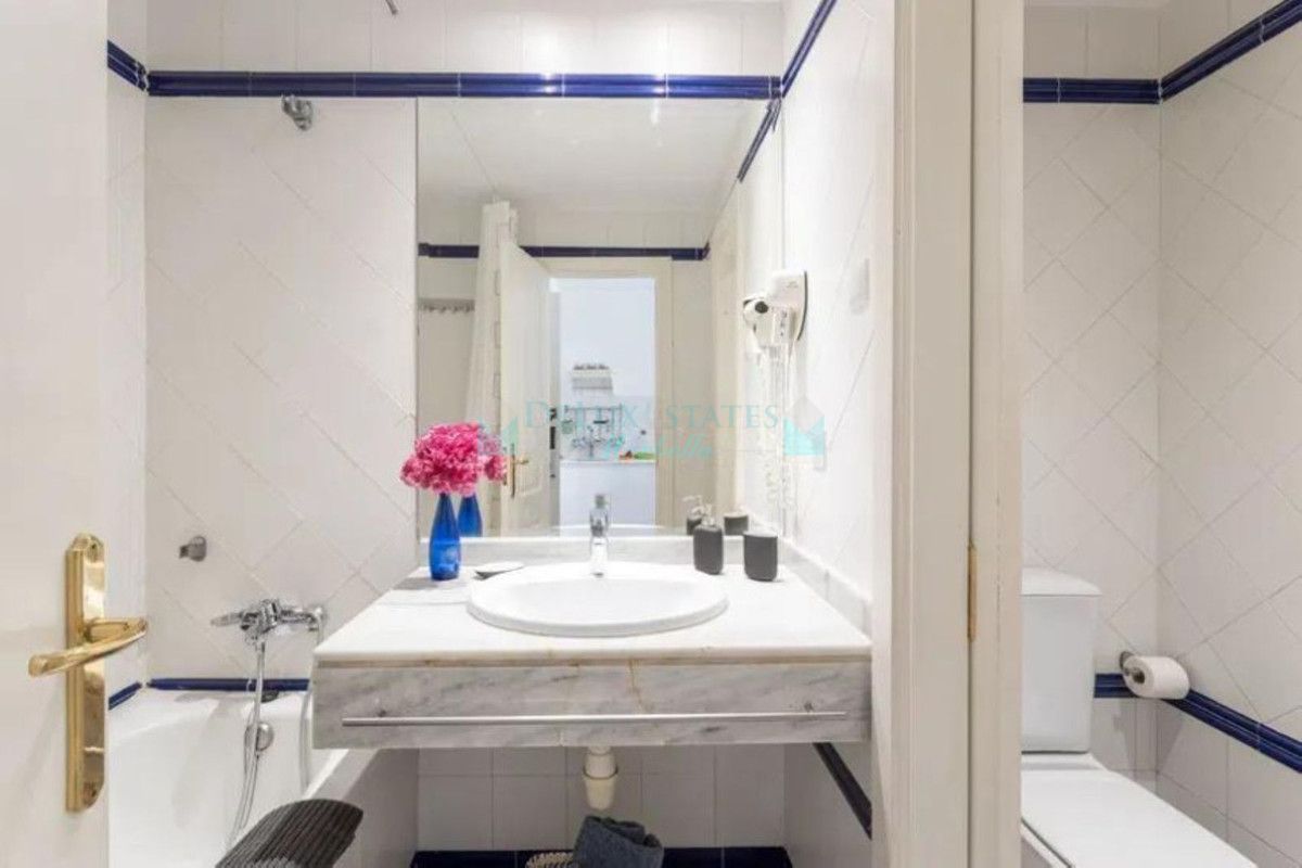 Studio for sale in Elviria, Marbella East