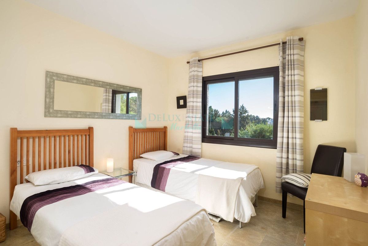 Apartment for sale in Rio Real, Marbella East