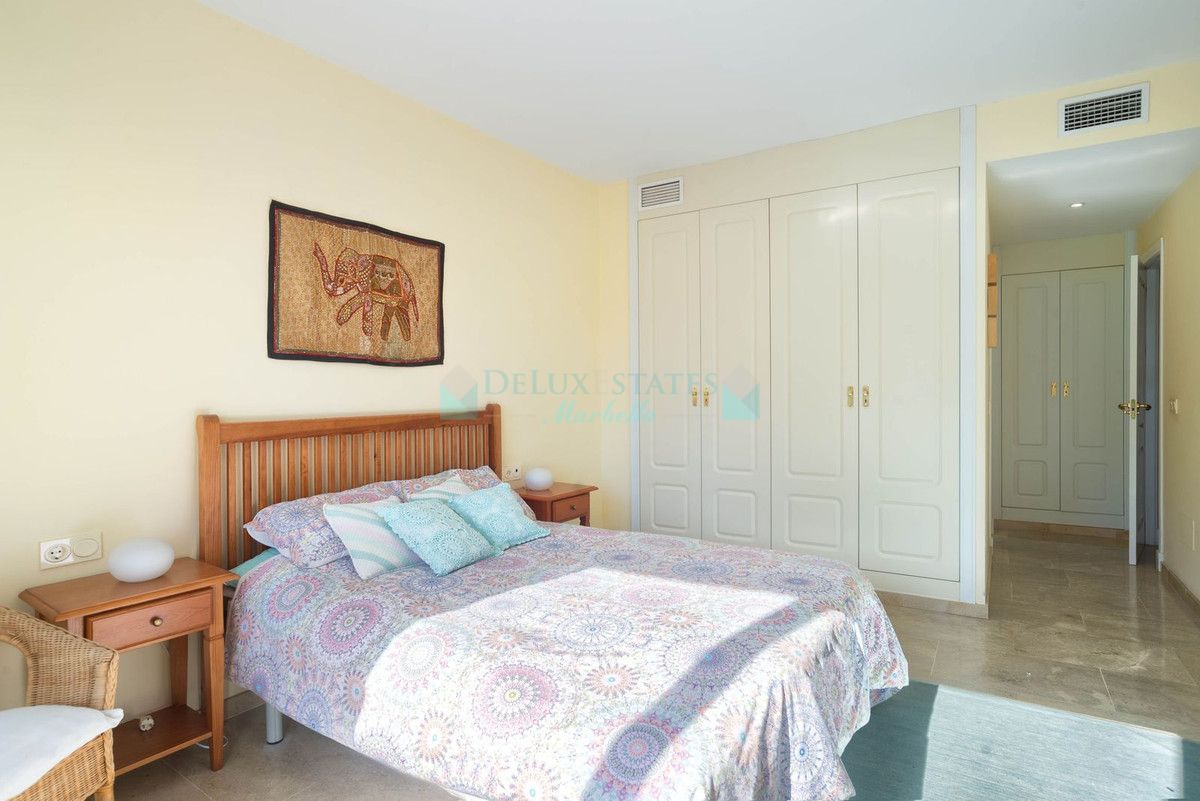 Apartment for sale in Rio Real, Marbella East