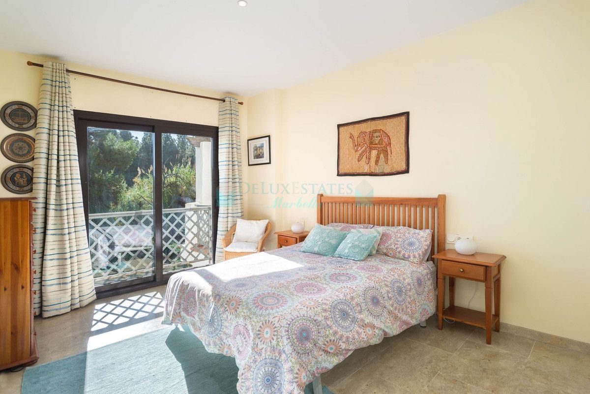 Apartment for sale in Rio Real, Marbella East