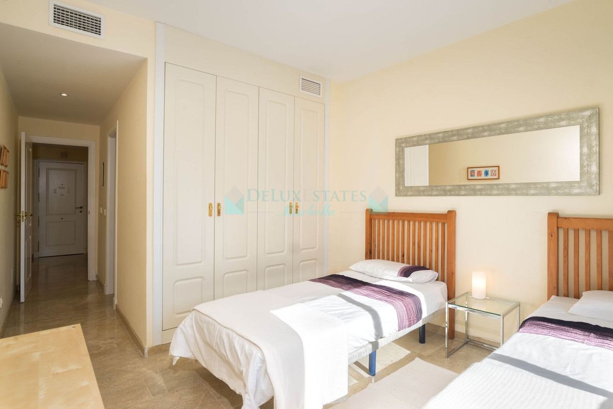 Apartment for sale in Rio Real, Marbella East