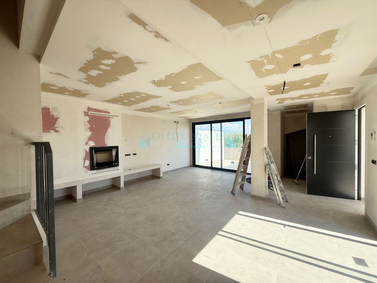 Semi Detached Villa for sale in Estepona