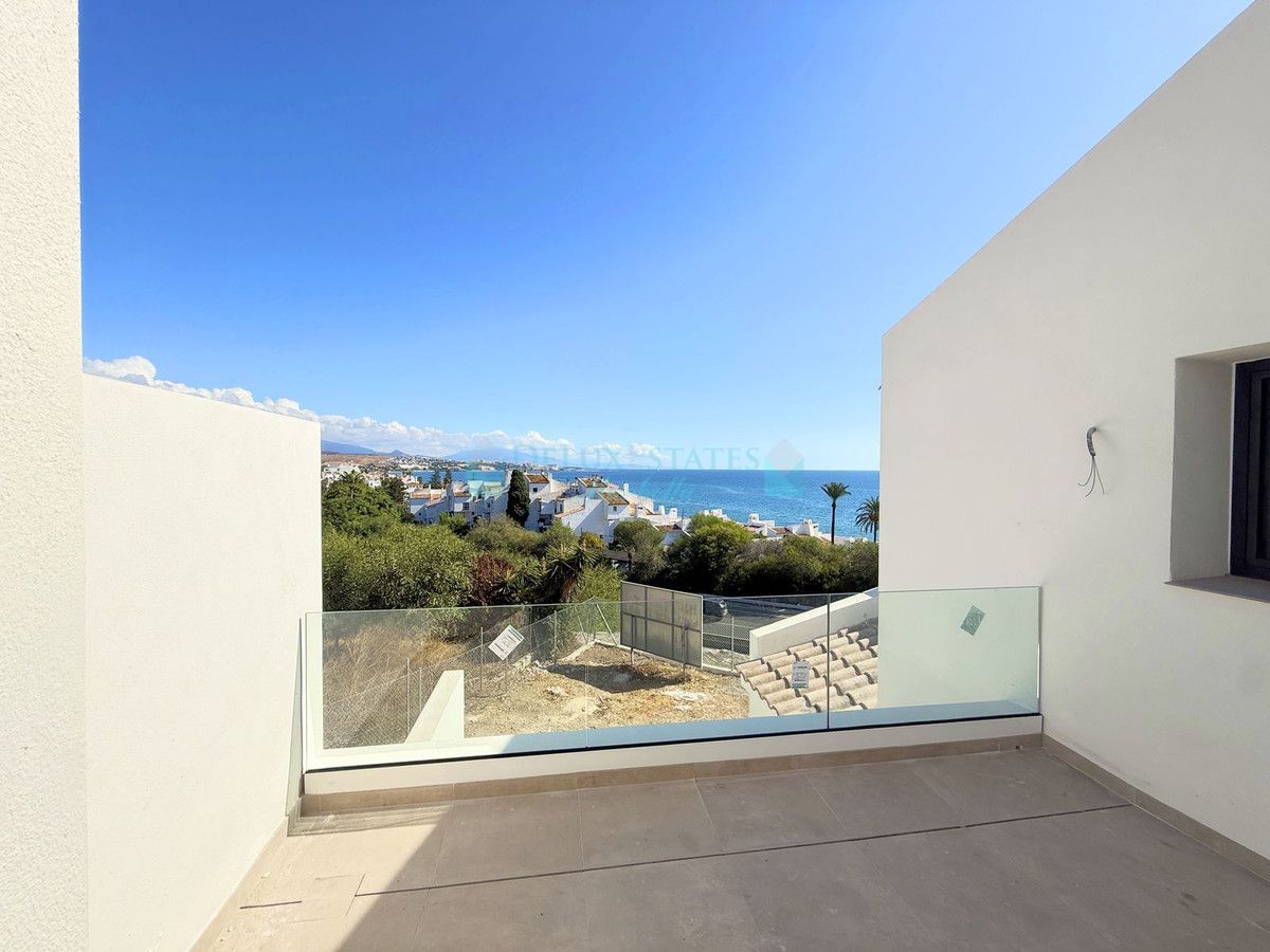 Semi Detached Villa for sale in Estepona