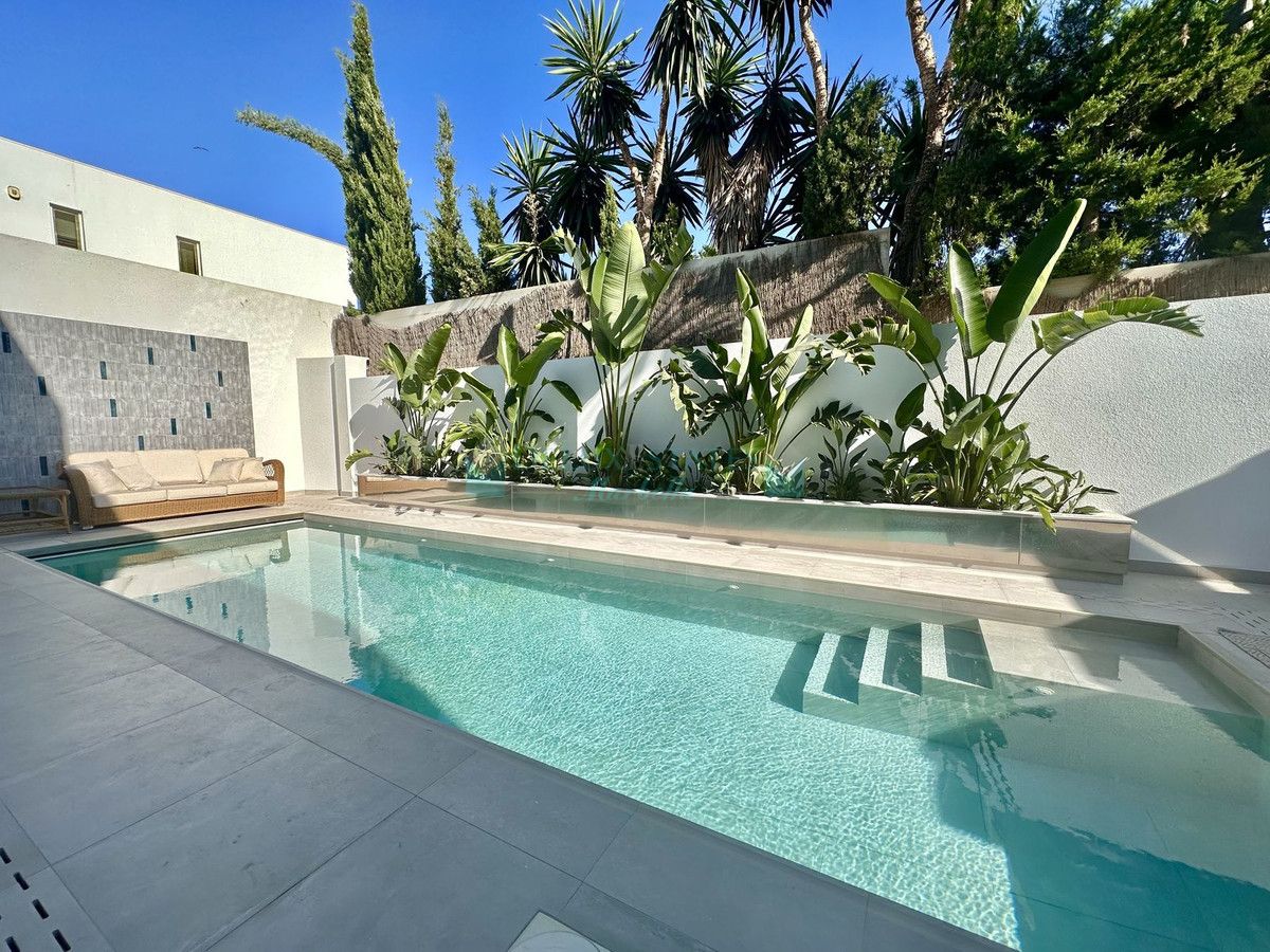 Villa for sale in Marbella - Puerto Banus