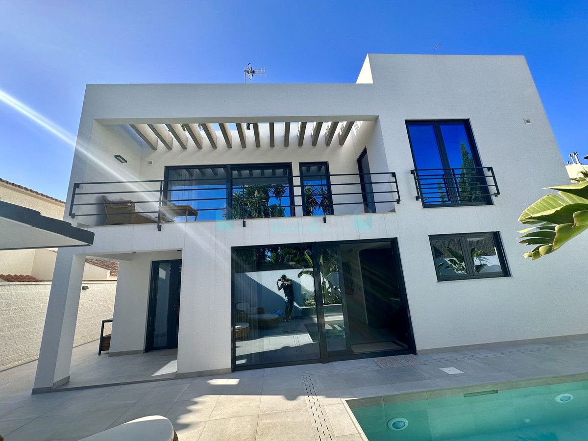 Villa for sale in Marbella - Puerto Banus