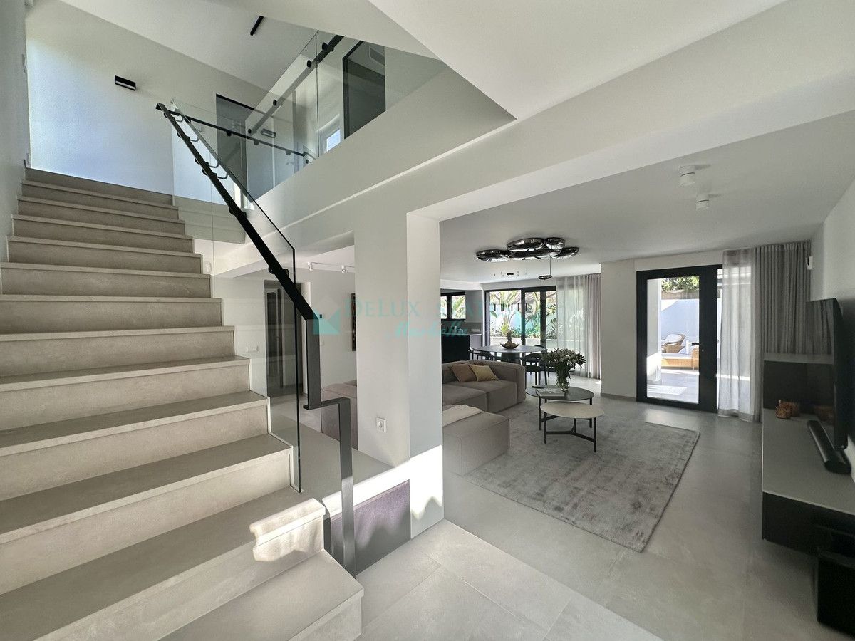 Villa for sale in Marbella - Puerto Banus