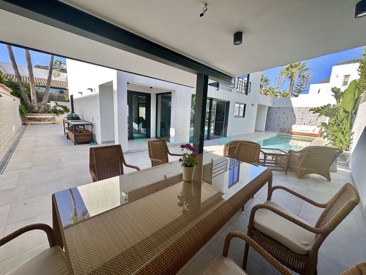 Villa for sale in Marbella - Puerto Banus