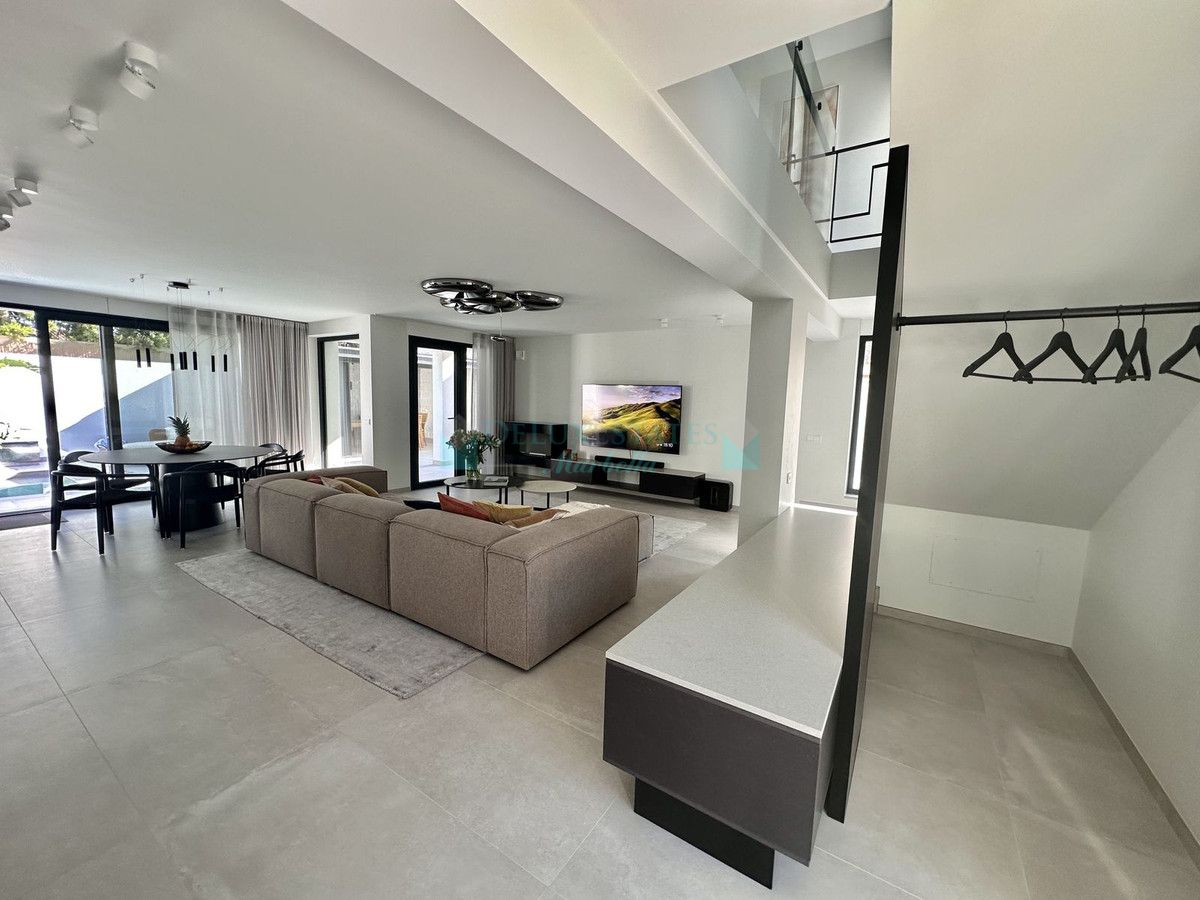 Villa for sale in Marbella - Puerto Banus