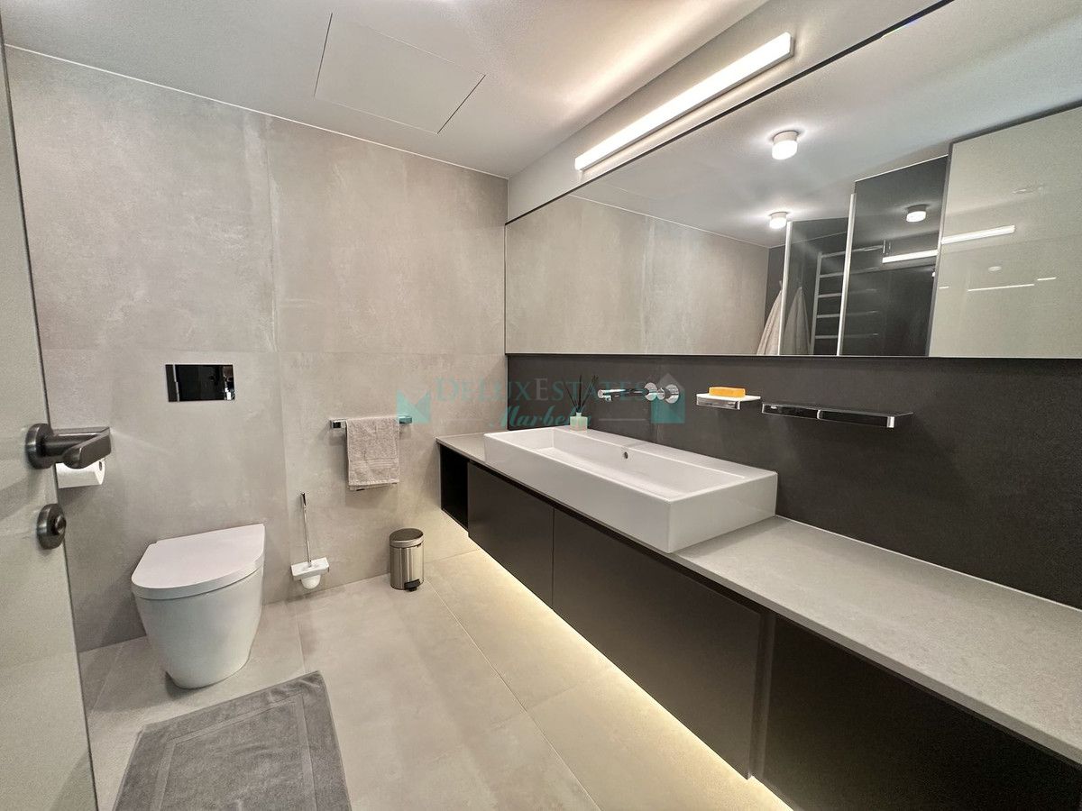 Villa for sale in Marbella - Puerto Banus