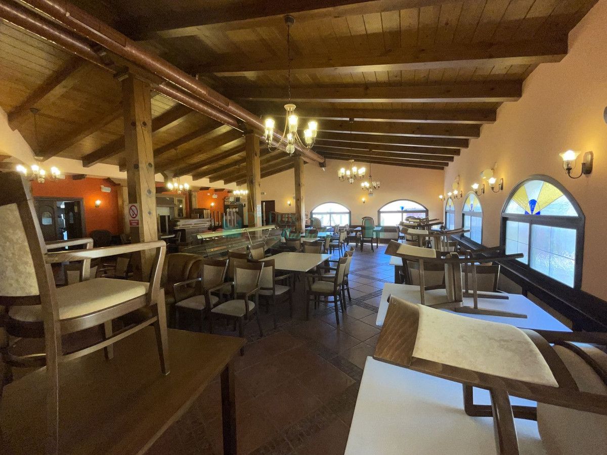Bar for sale in El Paraiso, Estepona