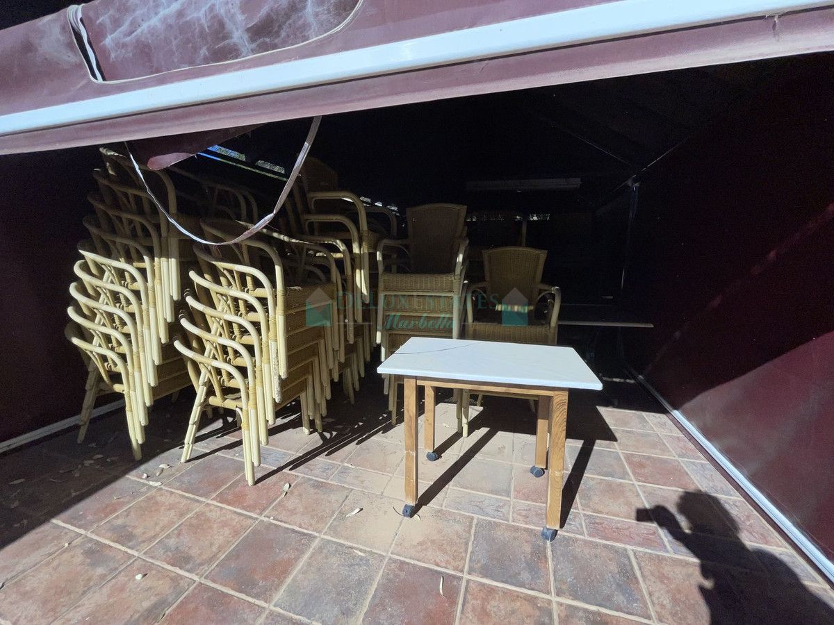 Bar for sale in El Paraiso, Estepona